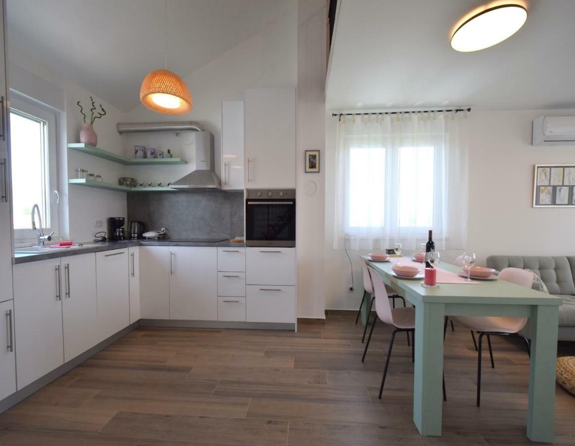 Apartments Medna Čižići エクステリア 写真