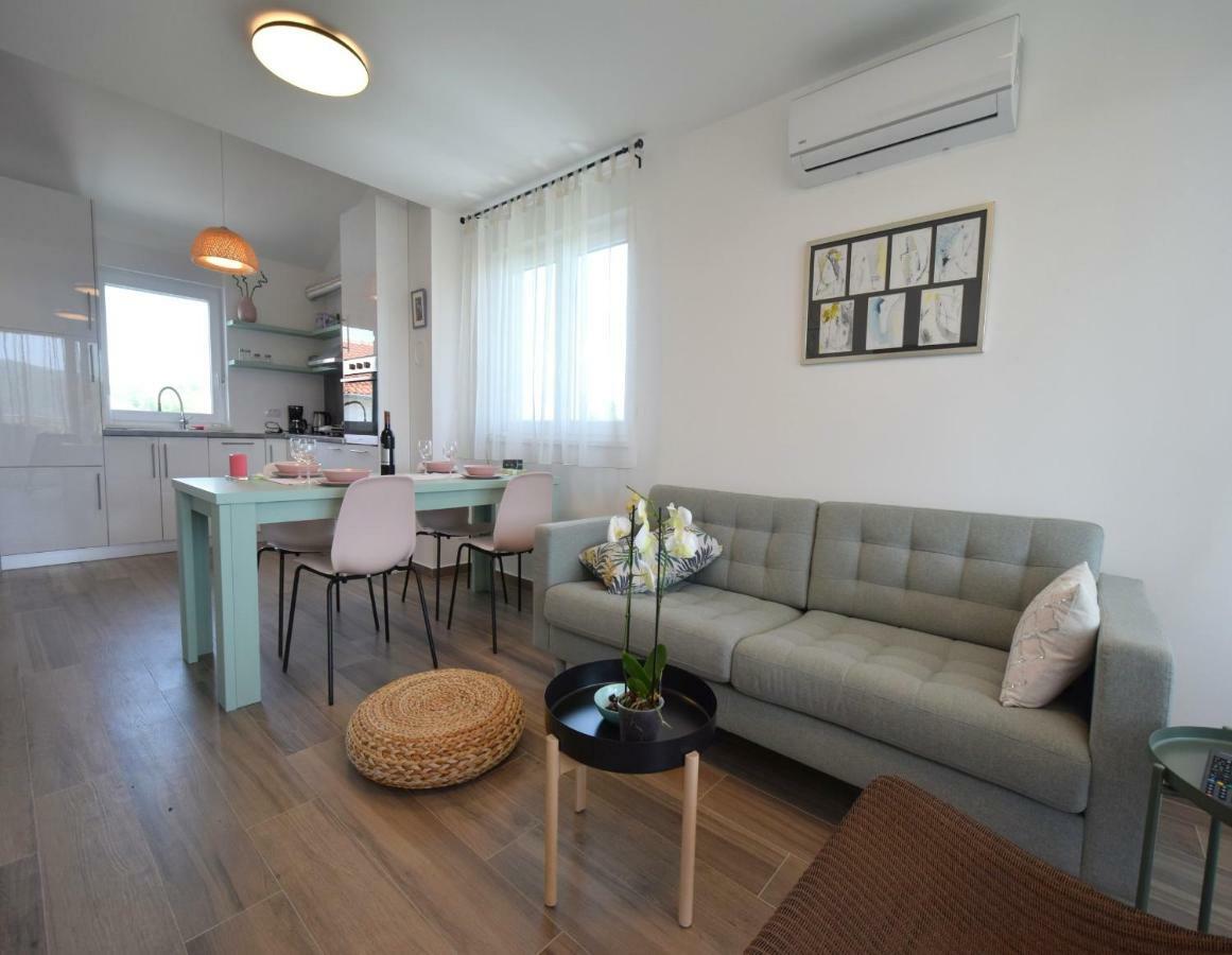 Apartments Medna Čižići エクステリア 写真