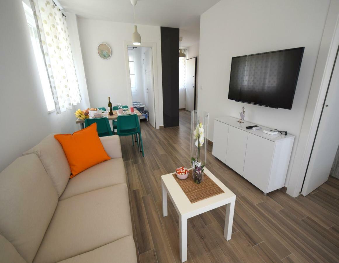 Apartments Medna Čižići エクステリア 写真