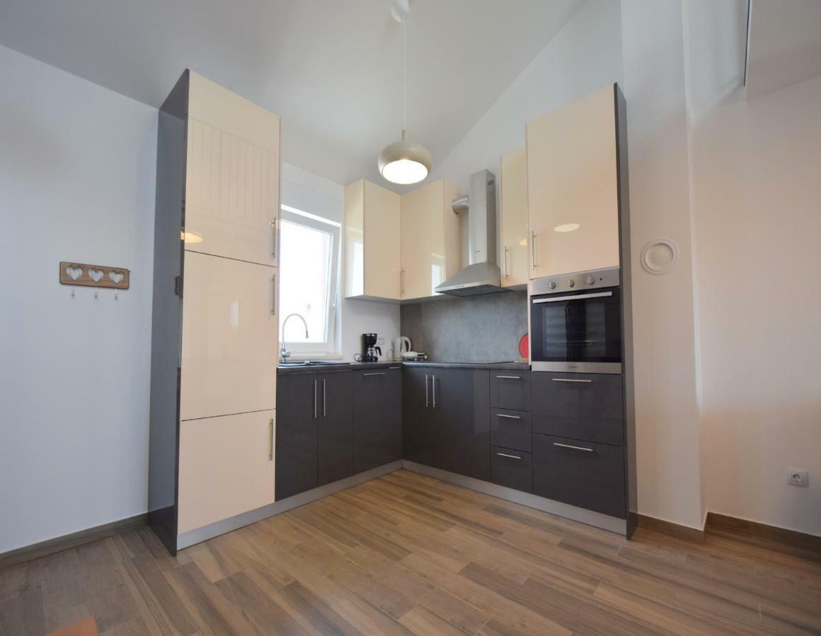 Apartments Medna Čižići エクステリア 写真