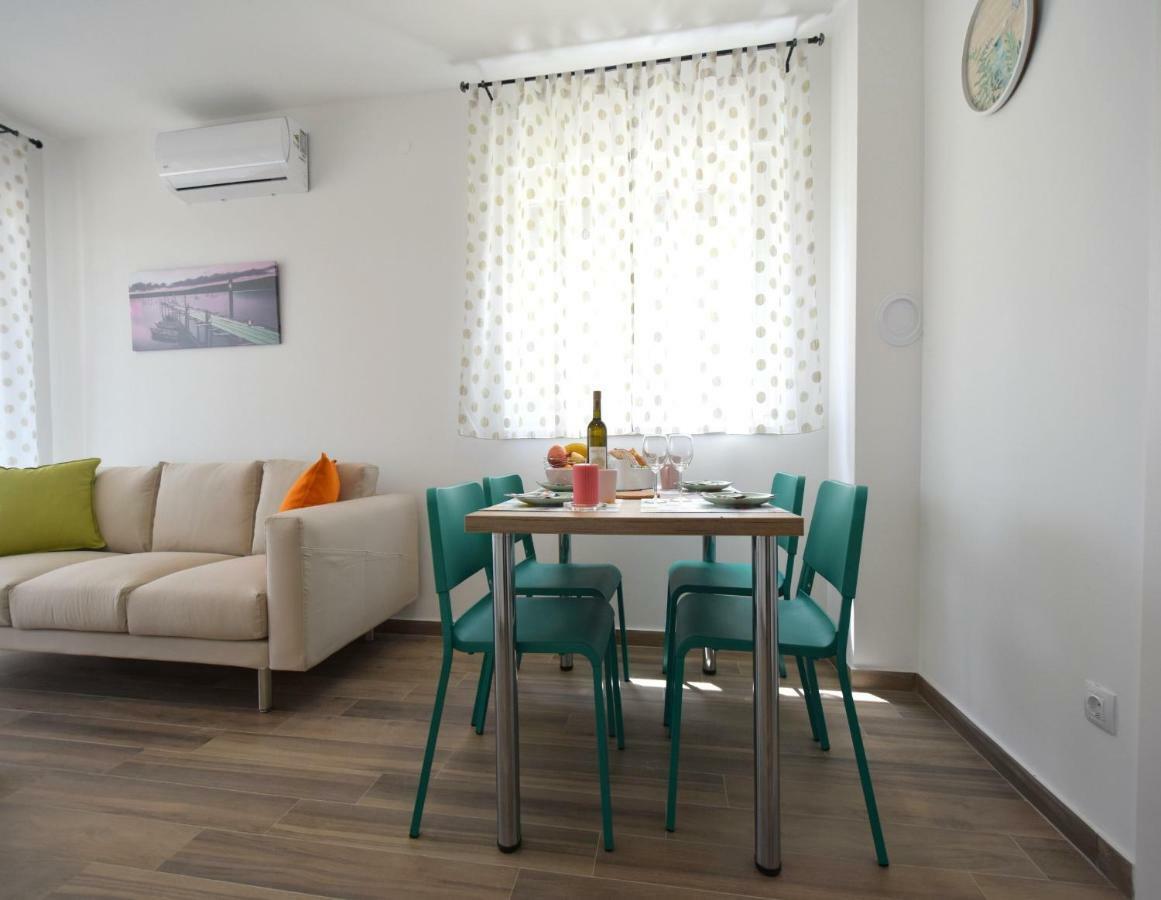 Apartments Medna Čižići エクステリア 写真