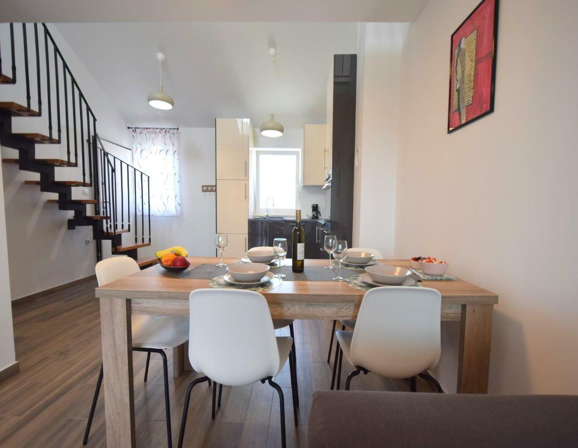 Apartments Medna Čižići エクステリア 写真